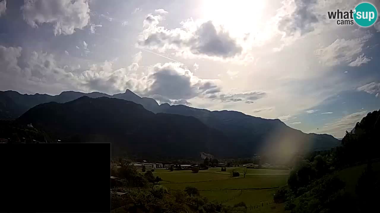 Webcam Kobarid – landing site for sailing paragliders in Kobarid with Ozben takeoff