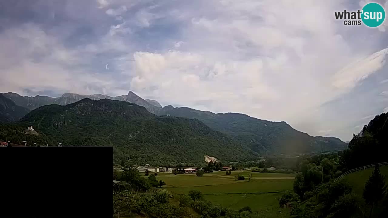 Webcam Kobarid – landing site for sailing paragliders in Kobarid with Ozben takeoff