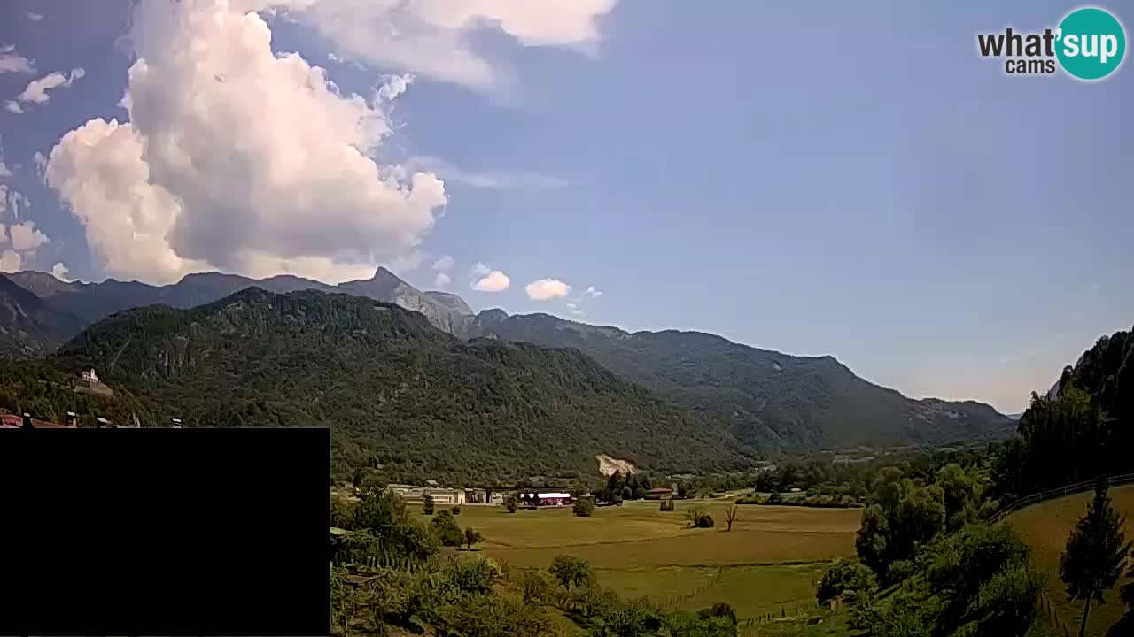 Webcam Kobarid – landing site for sailing paragliders in Kobarid with Ozben takeoff