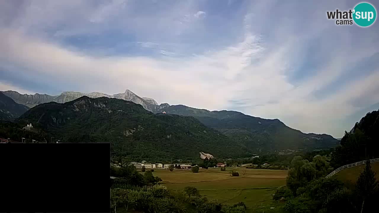 Spletna kamera Kobarid – pristajališče za jadralne padalce z vzletiščem Ozben