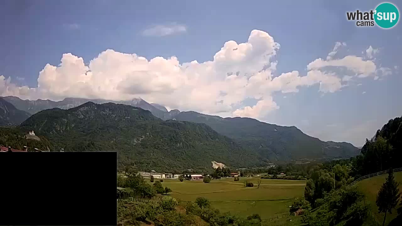 Webcam Kobarid – landing site for sailing paragliders in Kobarid with Ozben takeoff