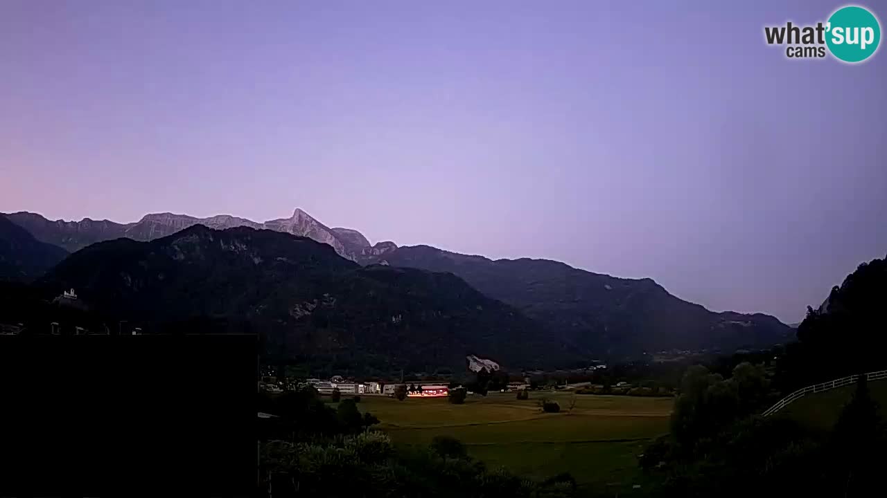 Webcam Kobarid – landing site for sailing paragliders in Kobarid with Ozben takeoff