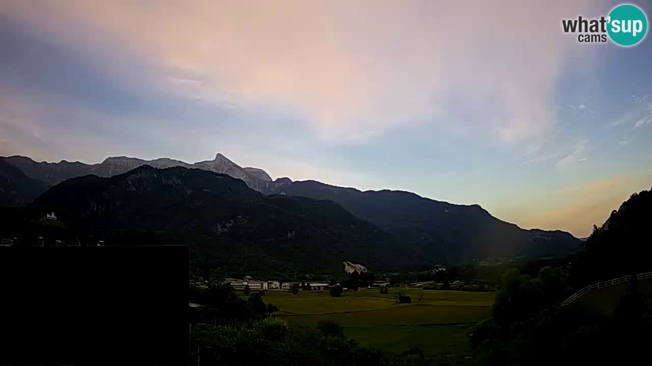 Webcam Kobarid – landing site for sailing paragliders in Kobarid with Ozben takeoff