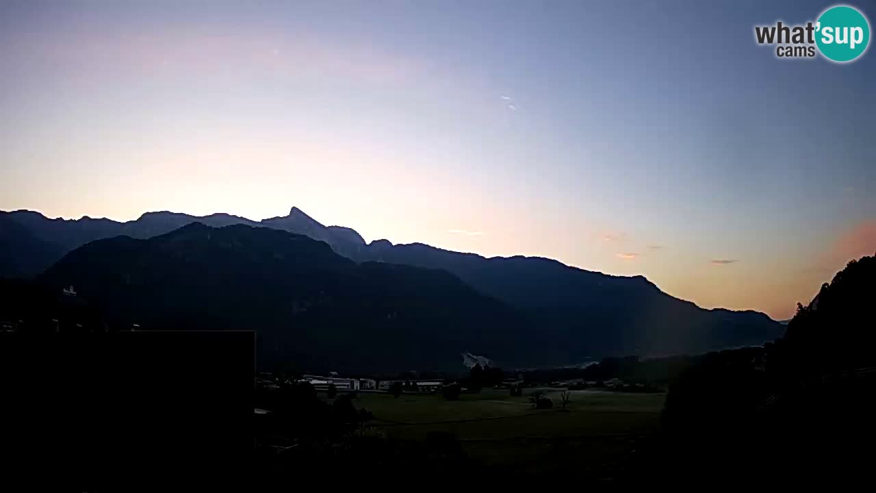 Webcam Kobarid – landing site for sailing paragliders in Kobarid with Ozben takeoff
