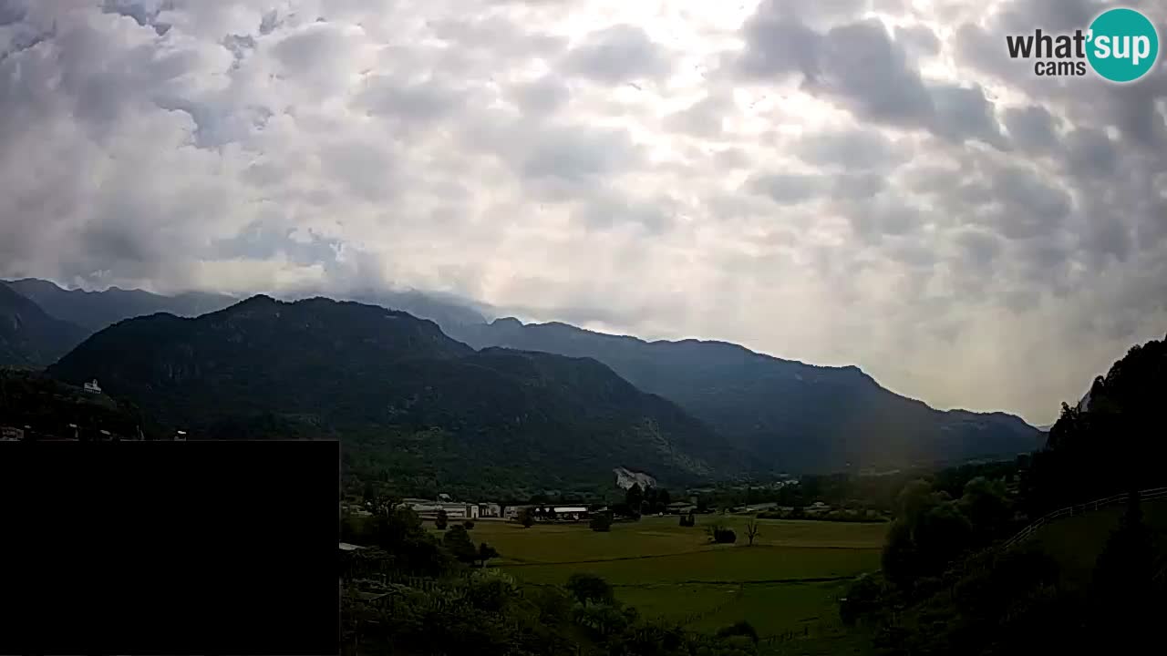 Webcam Kobarid – landing site for sailing paragliders in Kobarid with Ozben takeoff