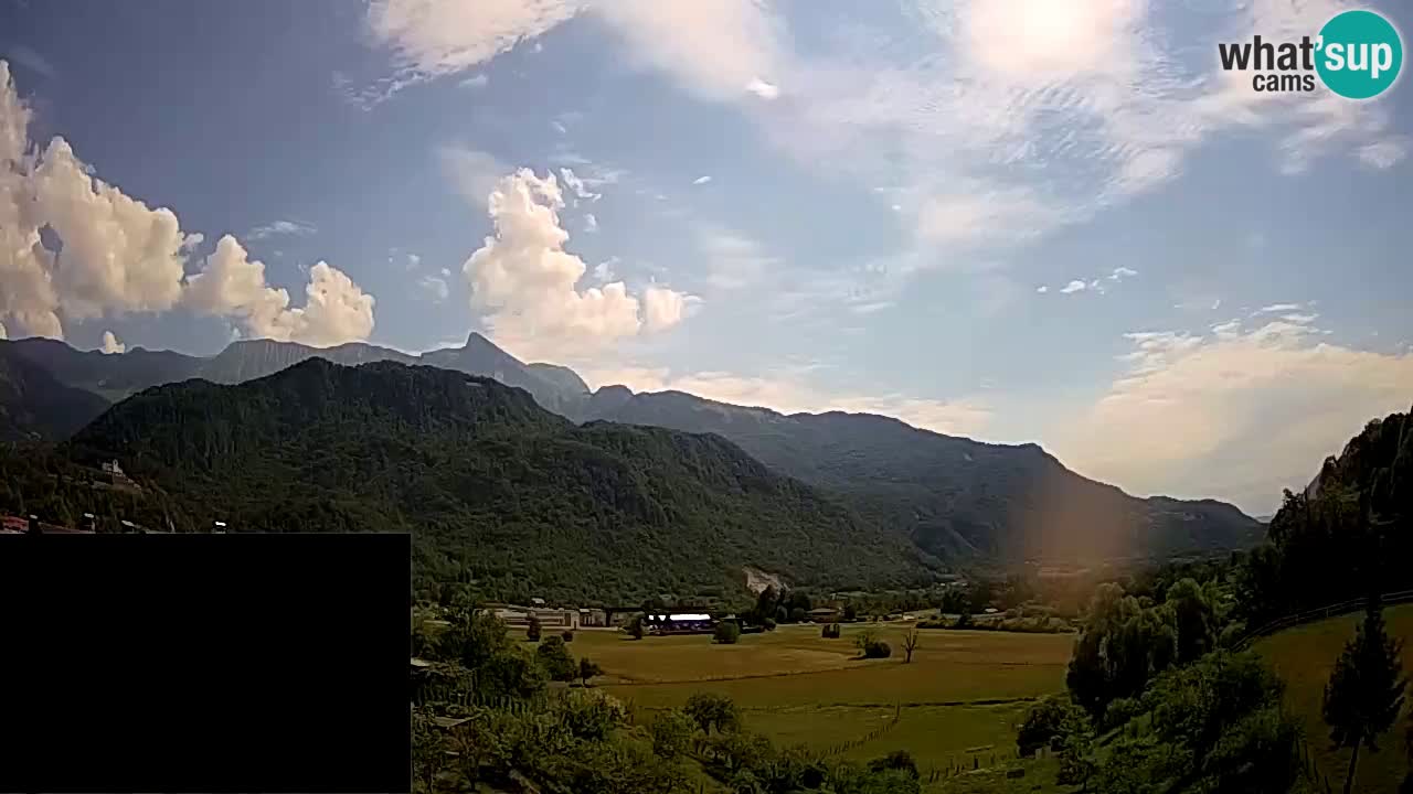 Webcam Kobarid – landing site for sailing paragliders in Kobarid with Ozben takeoff