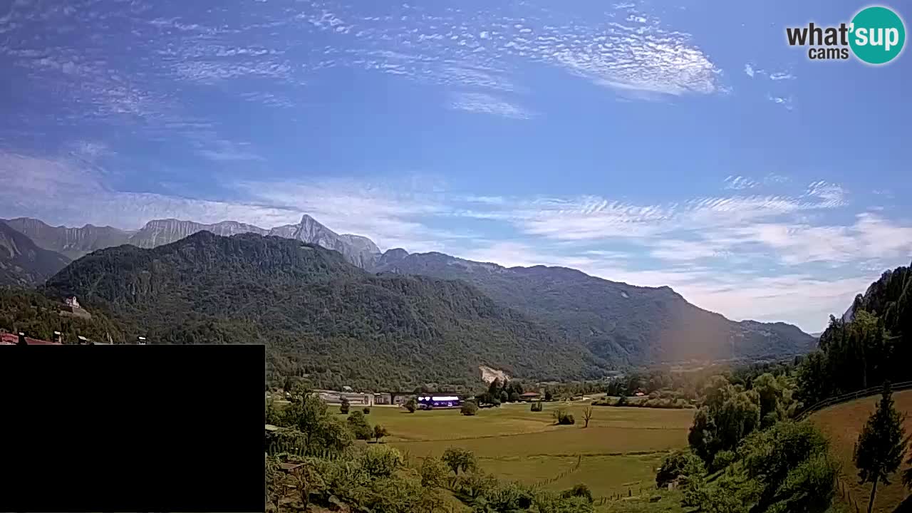 Webcam Kobarid – landing site for sailing paragliders in Kobarid with Ozben takeoff