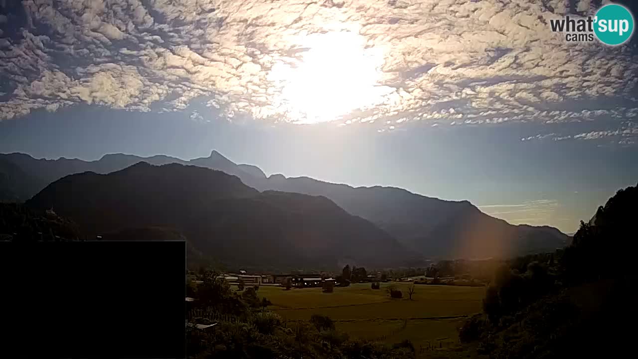 Webcam Kobarid – landing site for sailing paragliders in Kobarid with Ozben takeoff