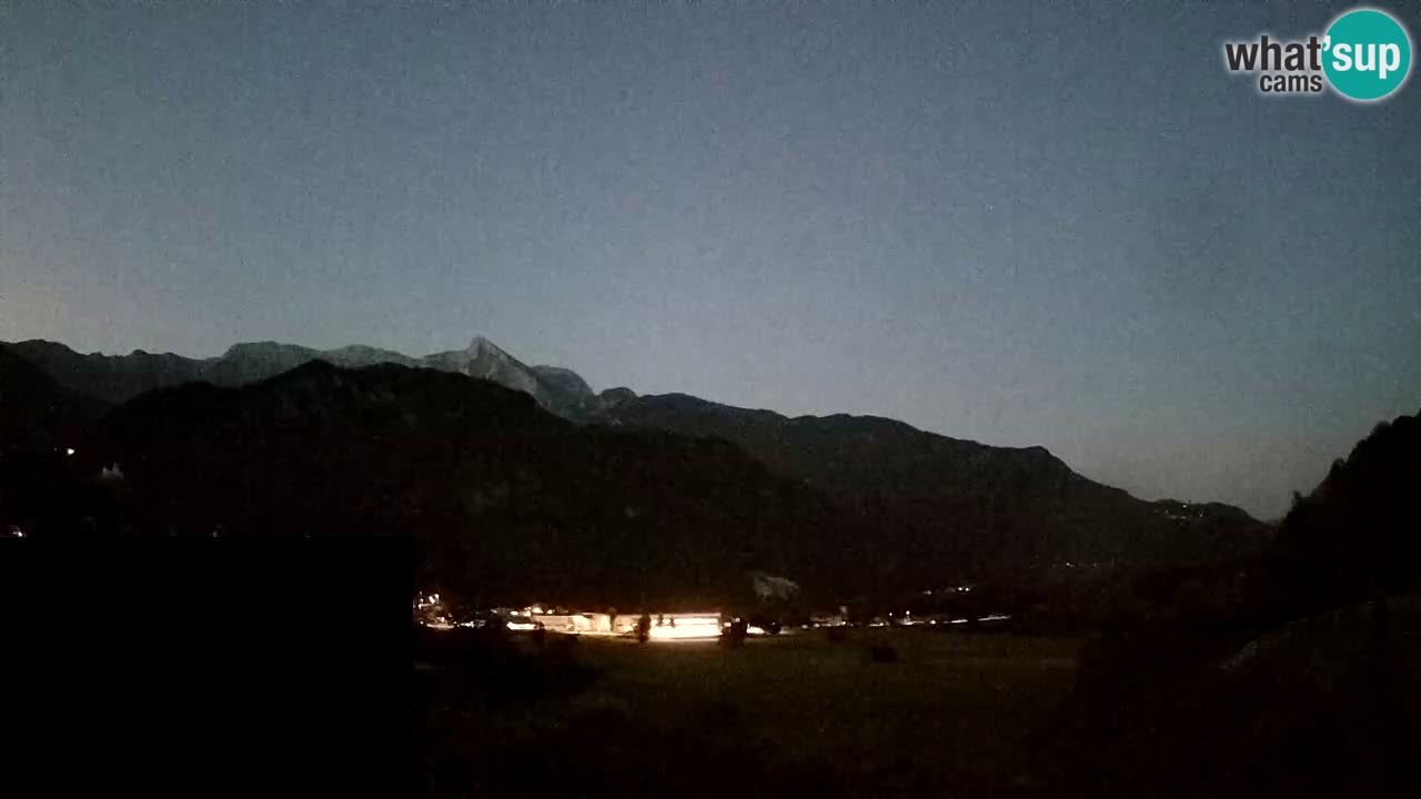 webcam Kobarid – landing site for sailing paragliders in Kobarid with Ozben takeoff