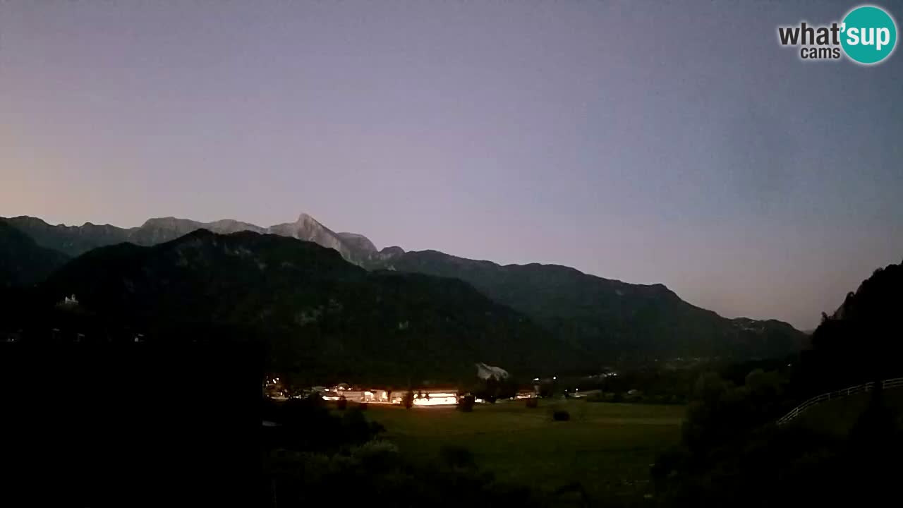 Webcam Kobarid – landing site for sailing paragliders in Kobarid with Ozben takeoff