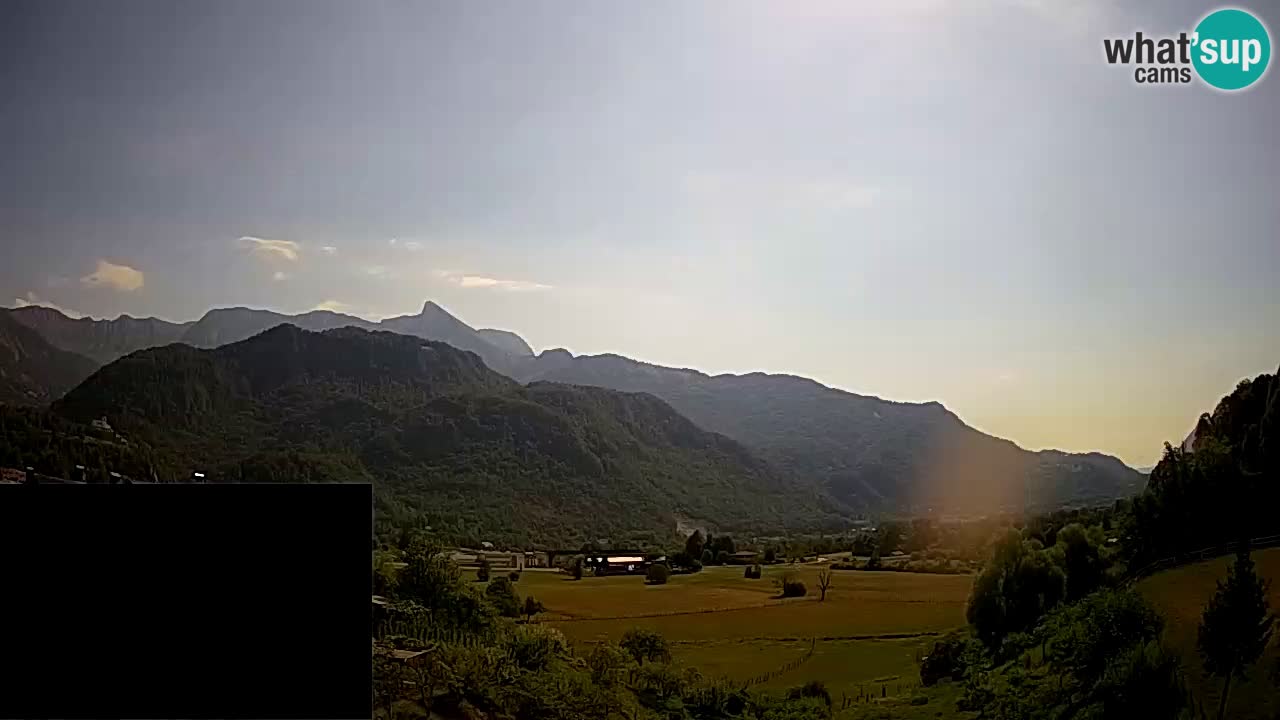Webcam Kobarid – landing site for sailing paragliders in Kobarid with Ozben takeoff