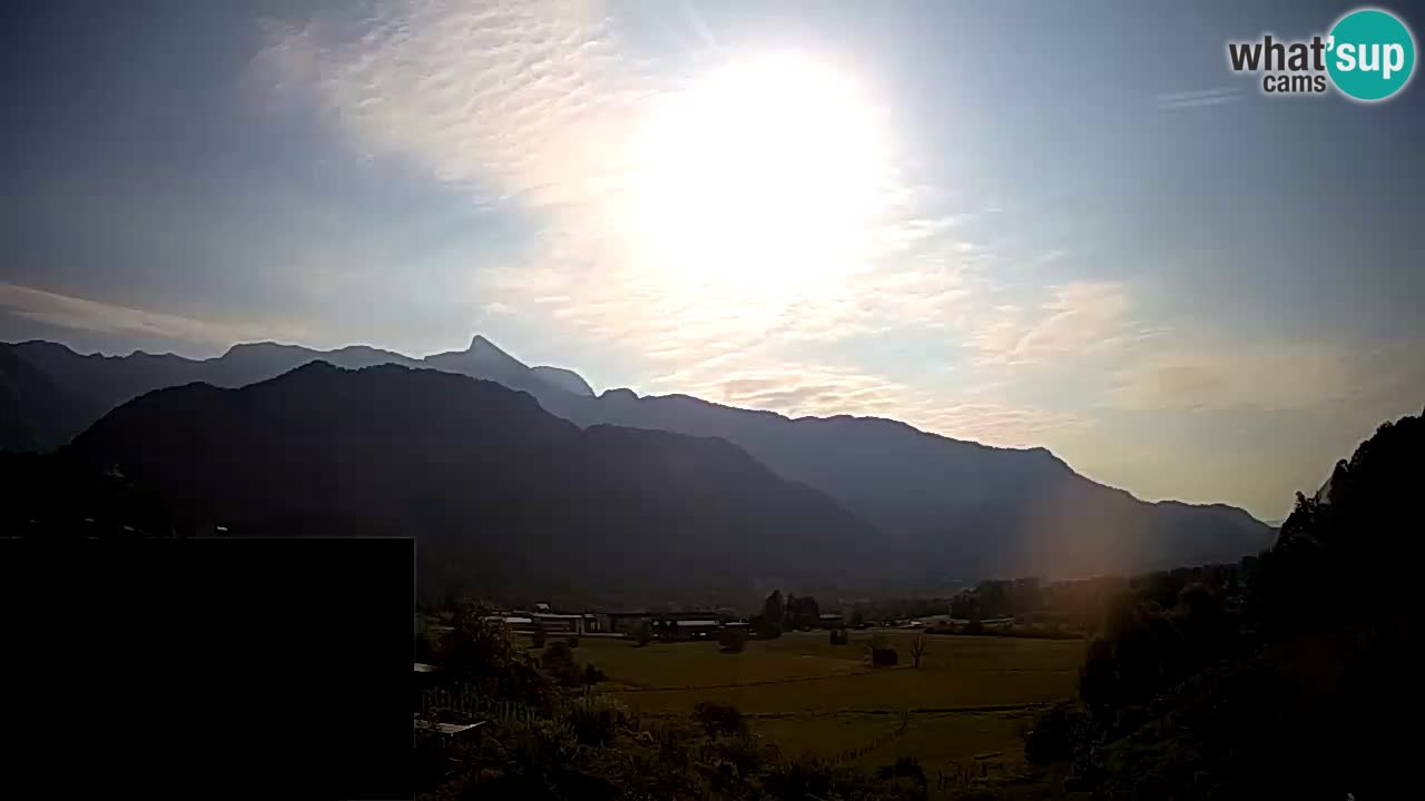 Webcam Kobarid – landing site for sailing paragliders in Kobarid with Ozben takeoff