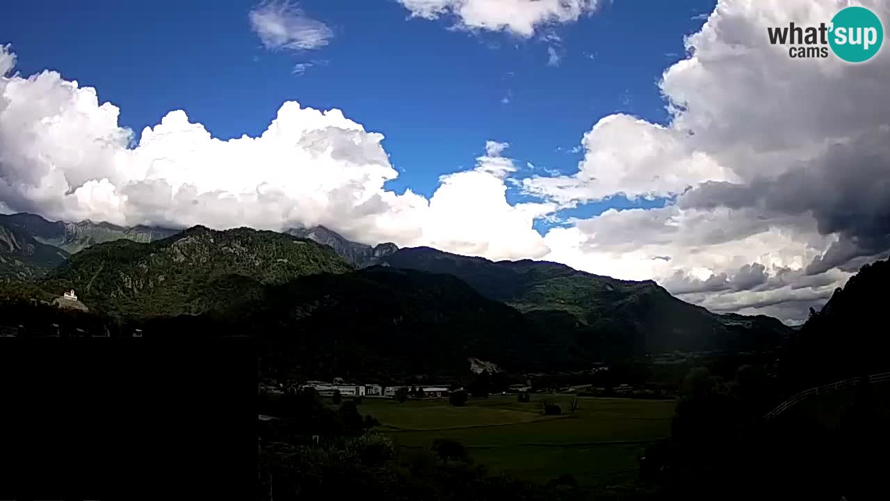 Webcam Kobarid – landing site for sailing paragliders in Kobarid with Ozben takeoff