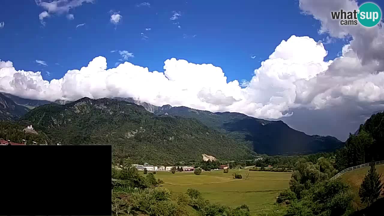 Webcam Kobarid – landing site for sailing paragliders in Kobarid with Ozben takeoff