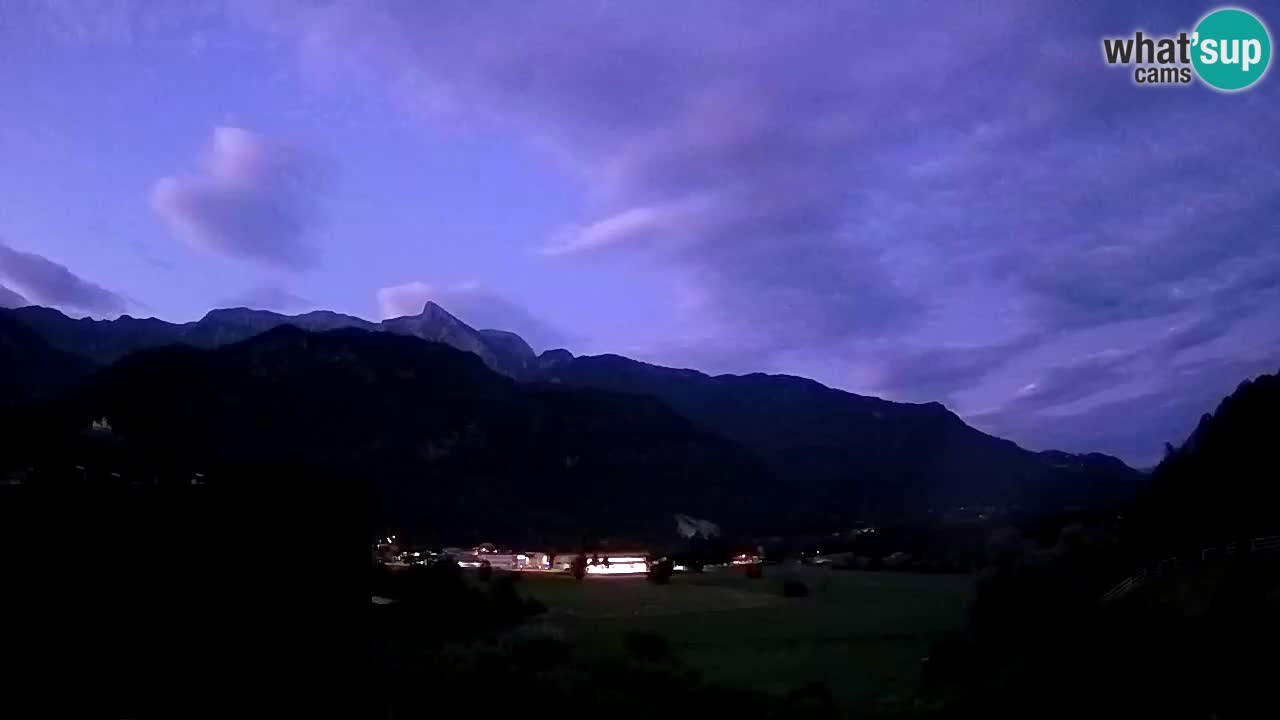 Webcam Kobarid – landing site for sailing paragliders in Kobarid with Ozben takeoff