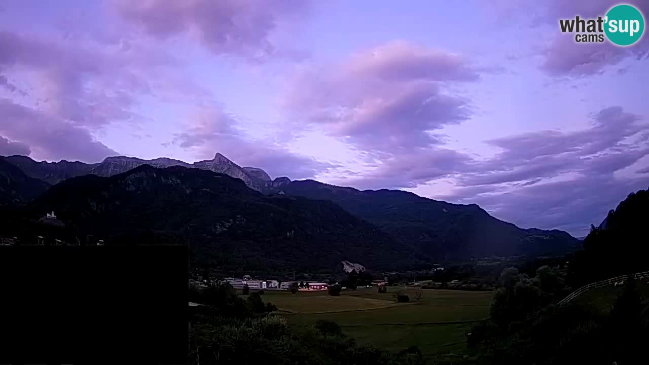 webcam Kobarid – landing site for sailing paragliders in Kobarid with Ozben takeoff