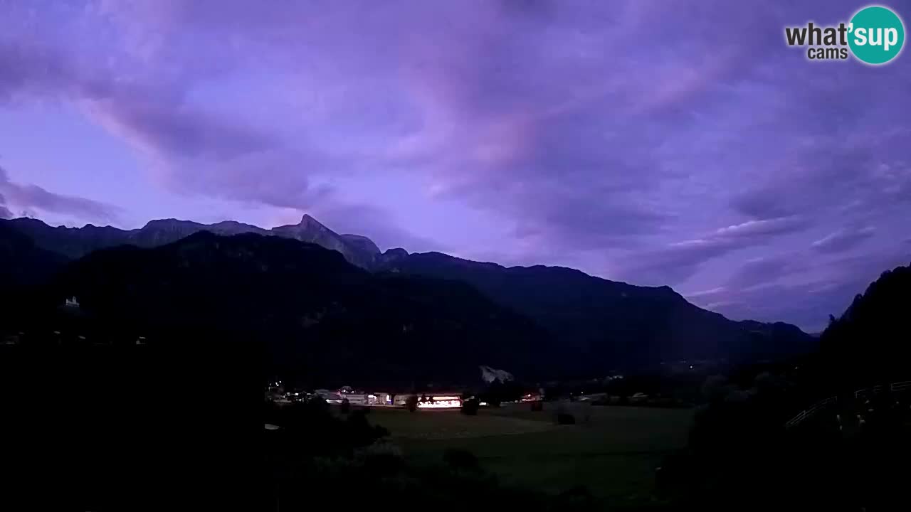 Webcam Kobarid – landing site for sailing paragliders in Kobarid with Ozben takeoff