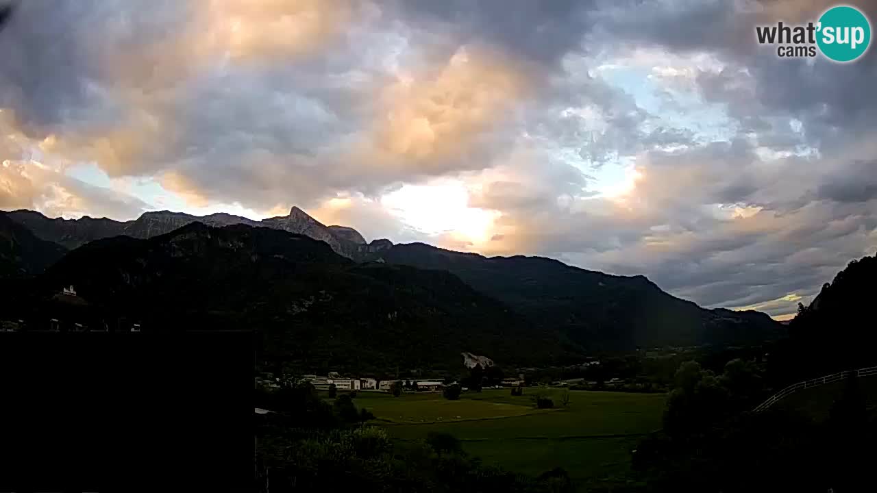 Webcam Kobarid – landing site for sailing paragliders in Kobarid with Ozben takeoff