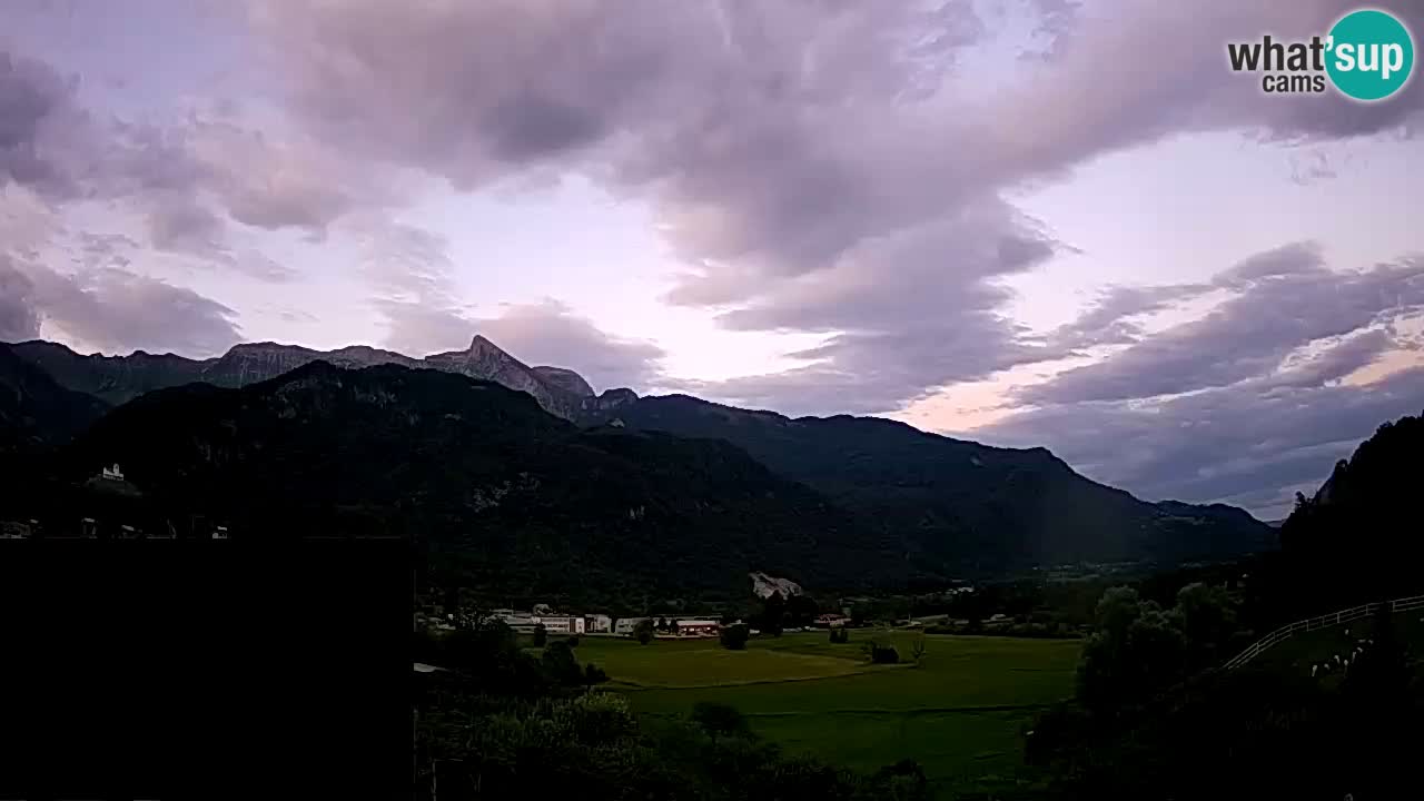 webcam Kobarid – landing site for sailing paragliders in Kobarid with Ozben takeoff