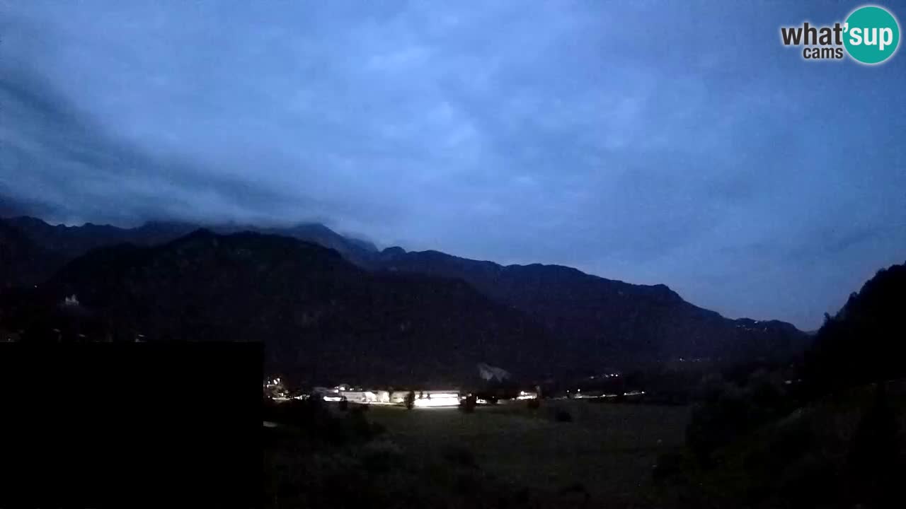 Webcam Kobarid – landing site for sailing paragliders in Kobarid with Ozben takeoff