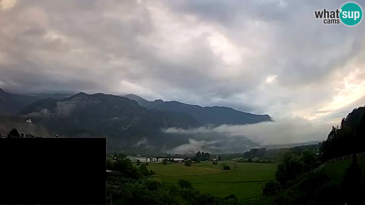 Webcam Kobarid – landing site for sailing paragliders in Kobarid with Ozben takeoff