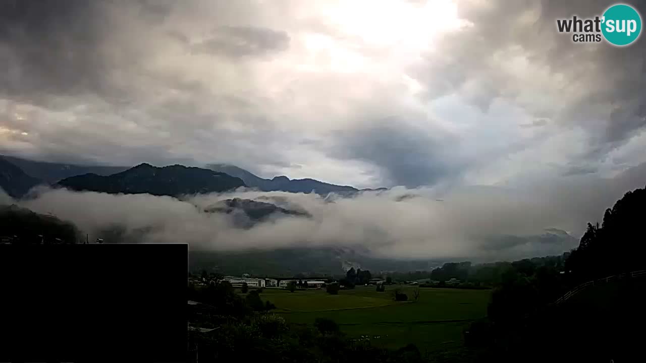webcam Kobarid – landing site for sailing paragliders in Kobarid with Ozben takeoff