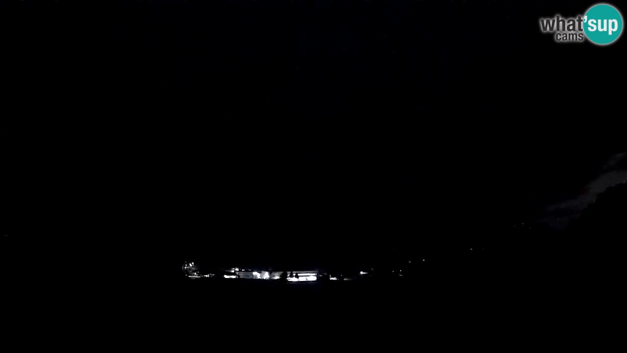 webcam Kobarid – landing site for sailing paragliders in Kobarid with Ozben takeoff
