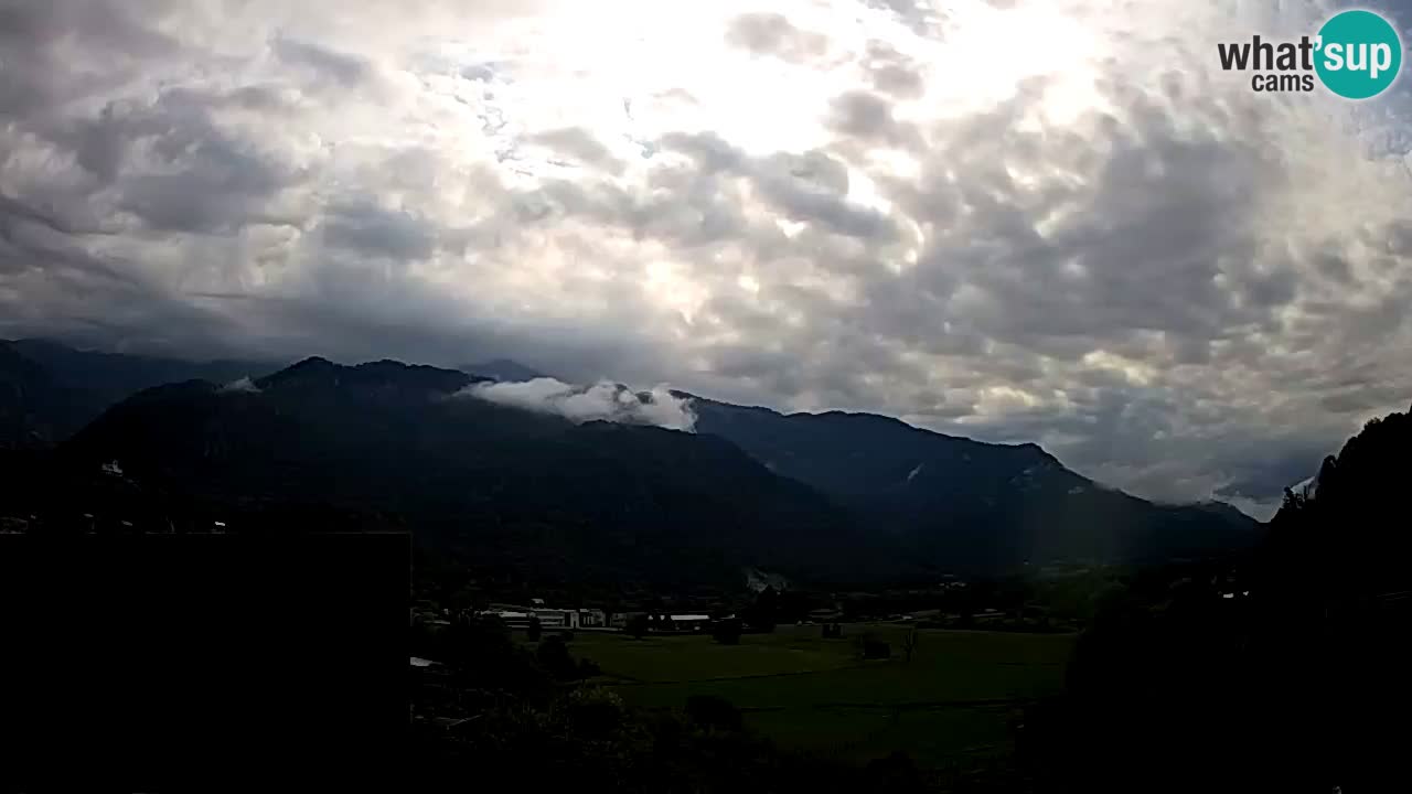 Webcam Kobarid – landing site for sailing paragliders in Kobarid with Ozben takeoff