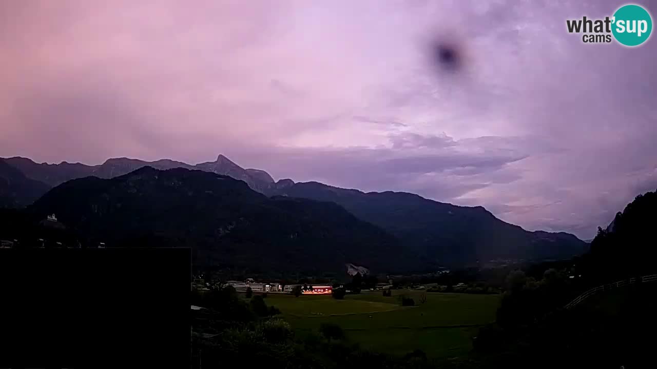 Webcam Kobarid – landing site for sailing paragliders in Kobarid with Ozben takeoff