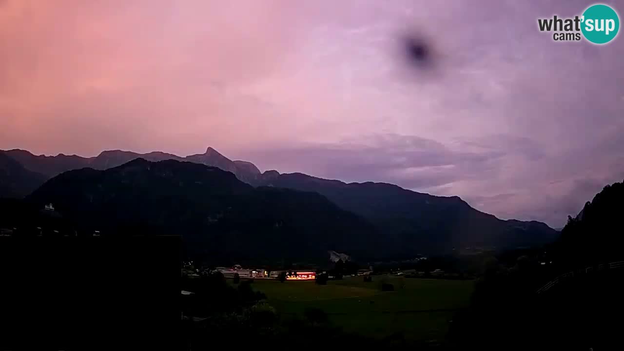 Webcam Kobarid – landing site for sailing paragliders in Kobarid with Ozben takeoff