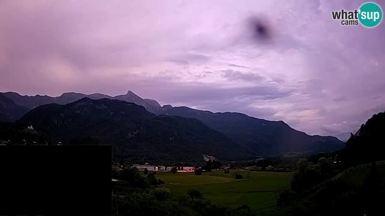 Webcam Kobarid – landing site for sailing paragliders in Kobarid with Ozben takeoff