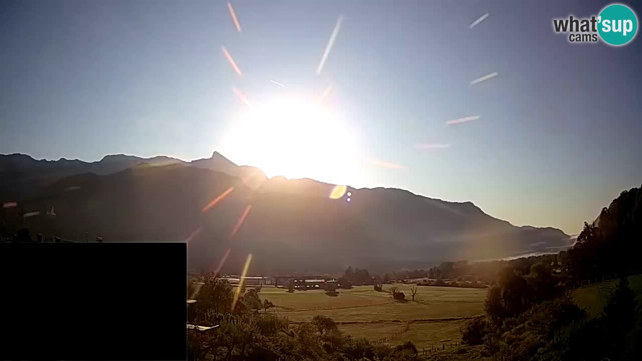 Webcam Kobarid – landing site for sailing paragliders in Kobarid with Ozben takeoff