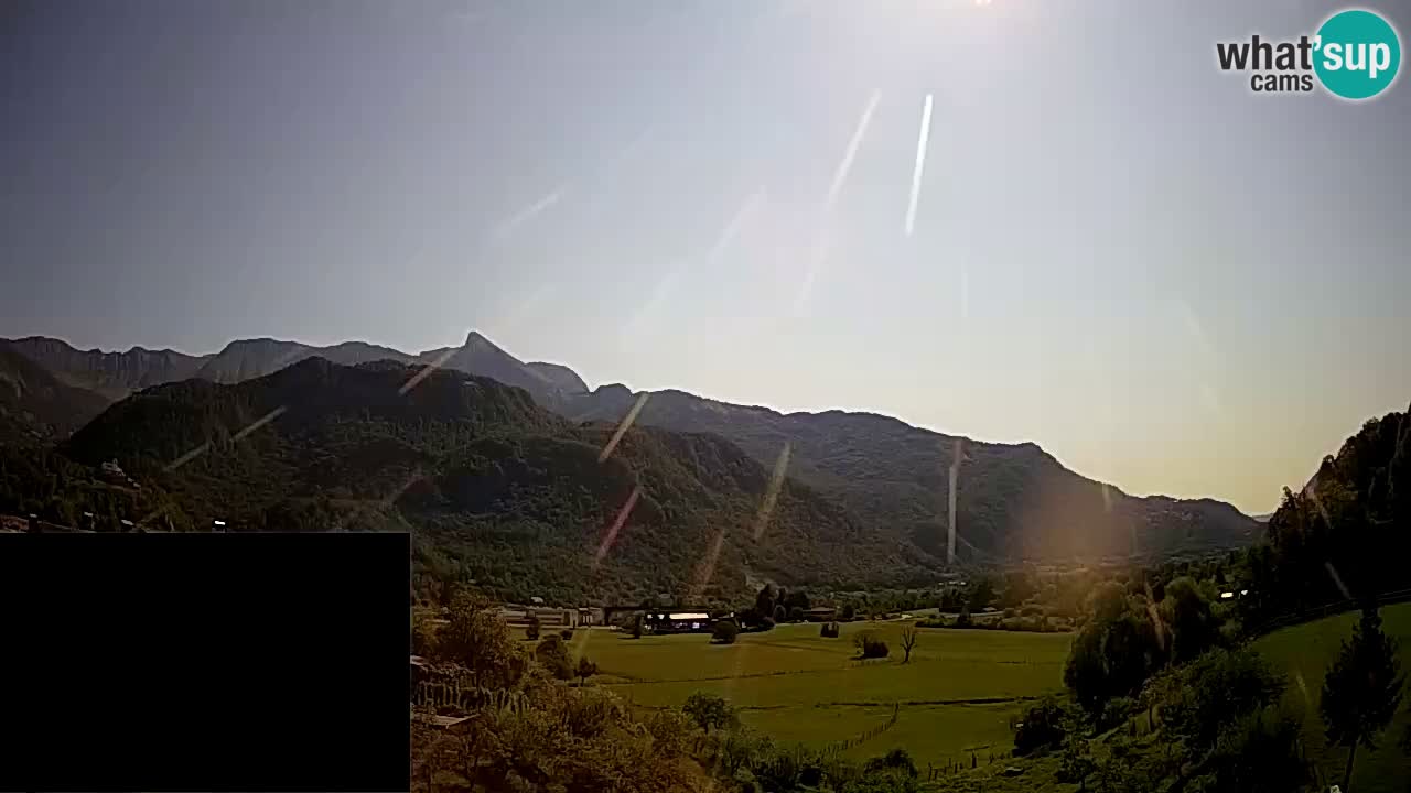 webcam Kobarid – landing site for sailing paragliders in Kobarid with Ozben takeoff