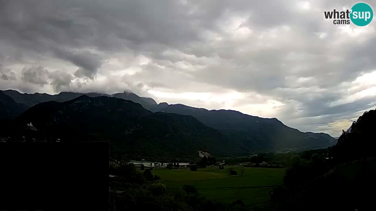 Webcam Kobarid – landing site for sailing paragliders in Kobarid with Ozben takeoff