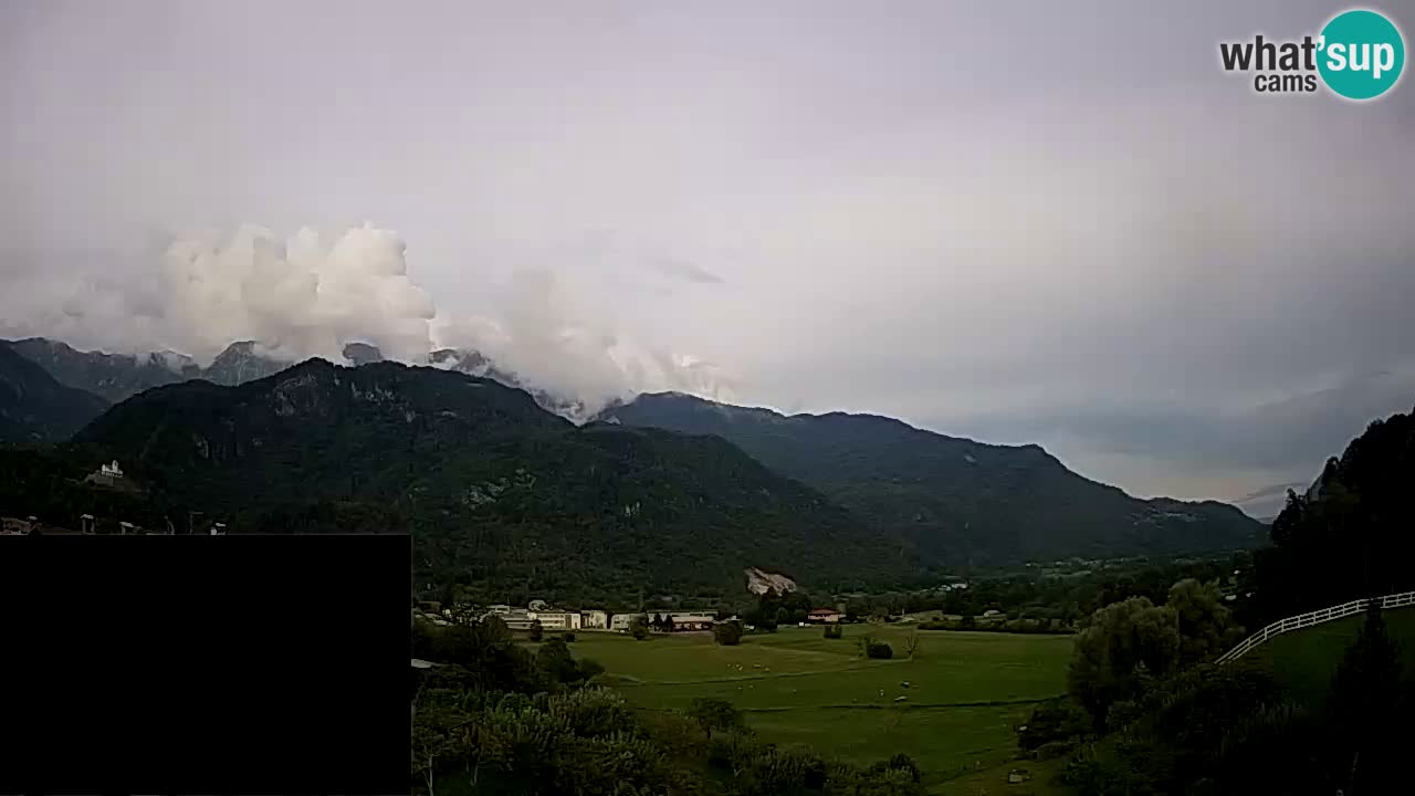 Webcam Kobarid – landing site for sailing paragliders in Kobarid with Ozben takeoff