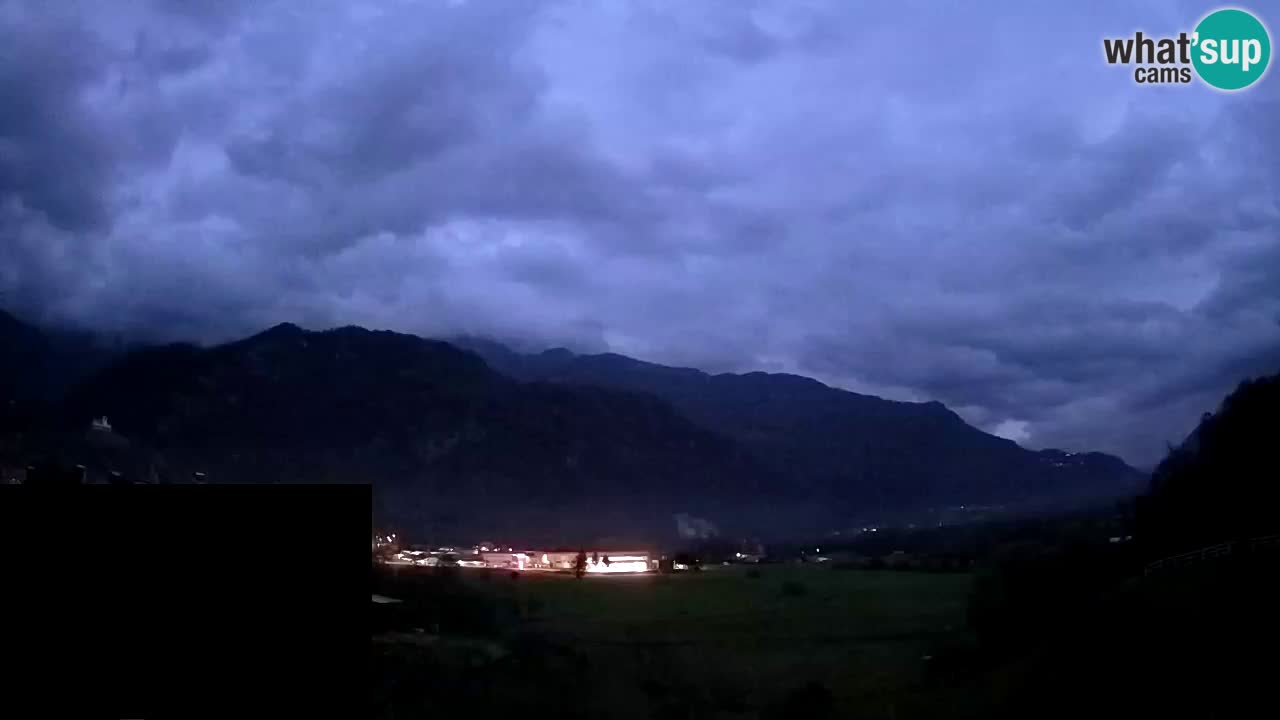 Web kamera Kobarid – slijetanje padobranom – Ozben