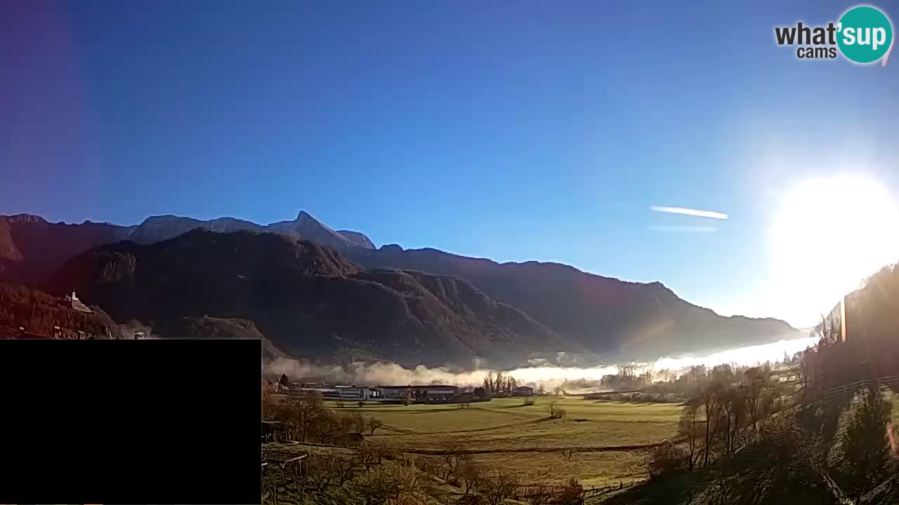 Webcam Kobarid – landing site for sailing paragliders in Kobarid with Ozben takeoff