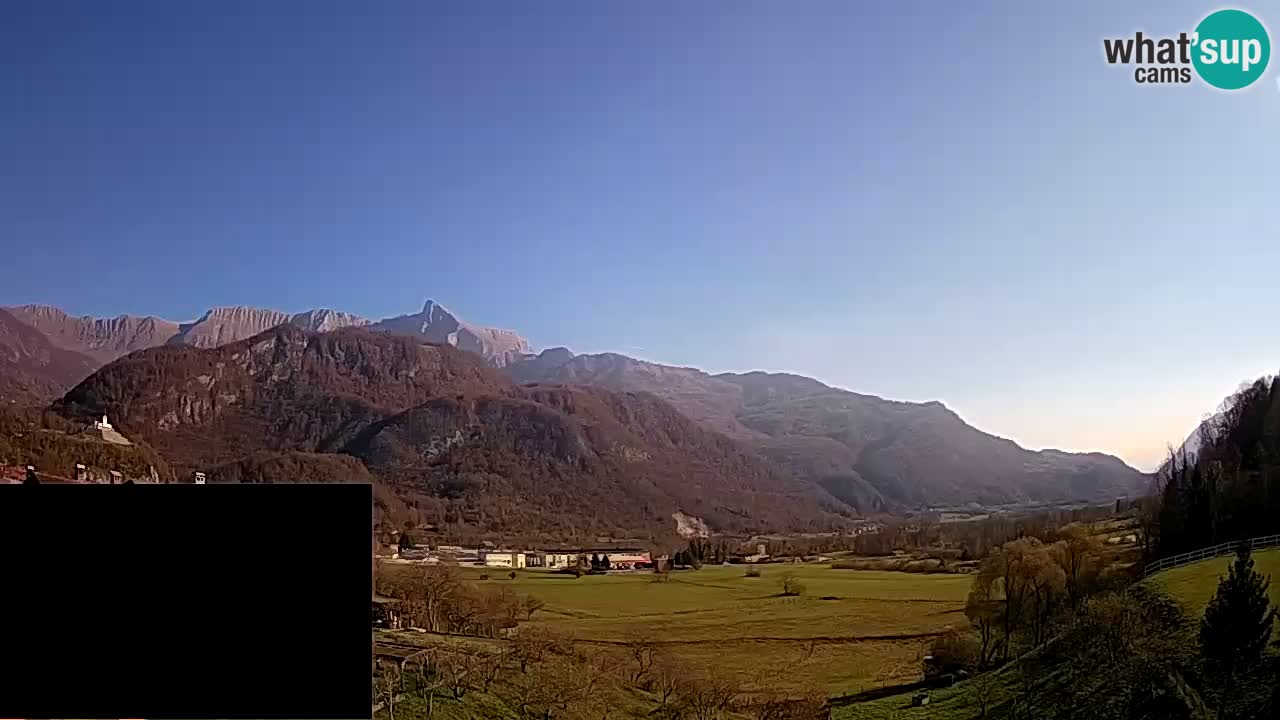 Webcam Kobarid – landing site for sailing paragliders in Kobarid with Ozben takeoff