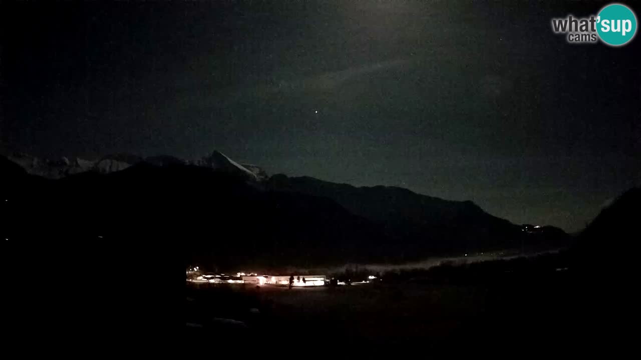 webcam Kobarid – landing site for sailing paragliders in Kobarid with Ozben takeoff