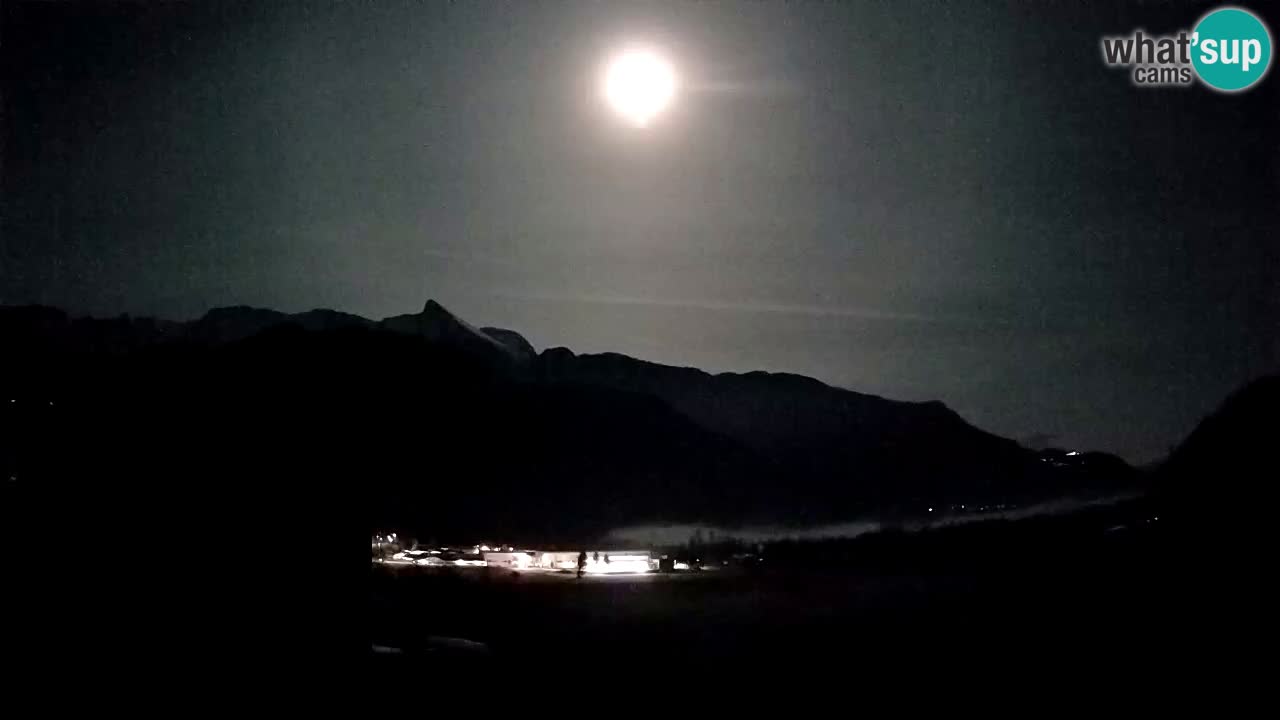 Webcam Kobarid – landing site for sailing paragliders in Kobarid with Ozben takeoff