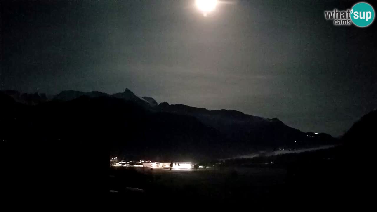 Webcam Kobarid – landing site for sailing paragliders in Kobarid with Ozben takeoff