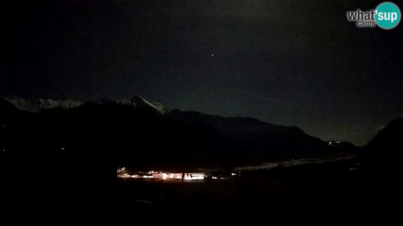 webcam Kobarid – landing site for sailing paragliders in Kobarid with Ozben takeoff