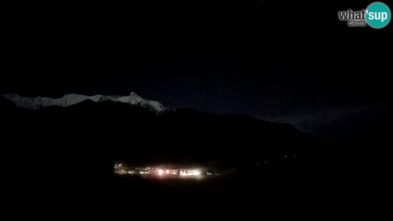 webcam Kobarid – landing site for sailing paragliders in Kobarid with Ozben takeoff