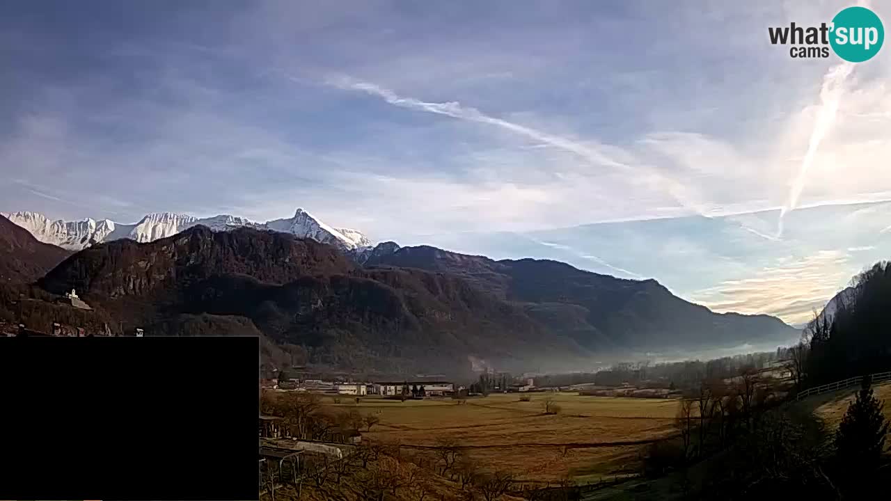 Webcam Kobarid – landing site for sailing paragliders in Kobarid with Ozben takeoff