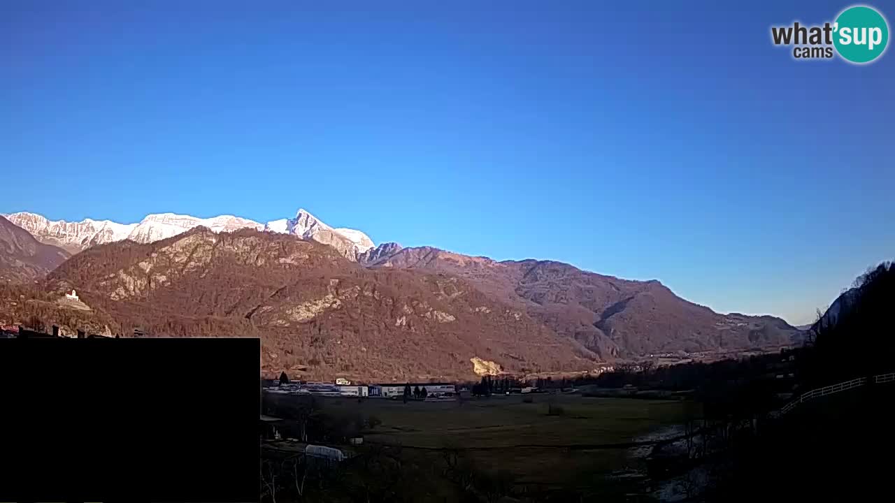 webcam Kobarid – landing site for sailing paragliders in Kobarid with Ozben takeoff