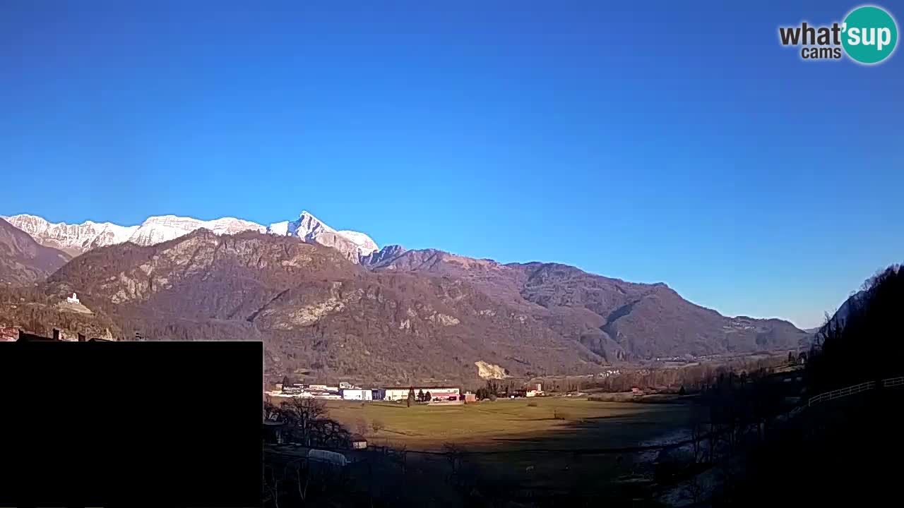 Spletna kamera Kobarid – pristajališče za jadralne padalce z vzletiščem Ozben