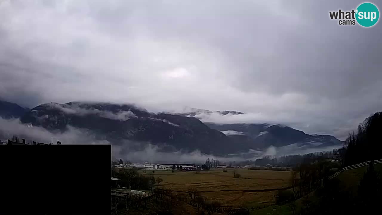 Webcam Kobarid – landing site for sailing paragliders in Kobarid with Ozben takeoff