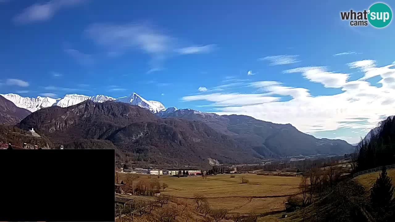 Spletna kamera Kobarid – pristajališče za jadralne padalce z vzletiščem Ozben