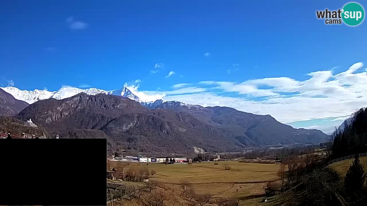 Spletna kamera Kobarid – pristajališče za jadralne padalce z vzletiščem Ozben