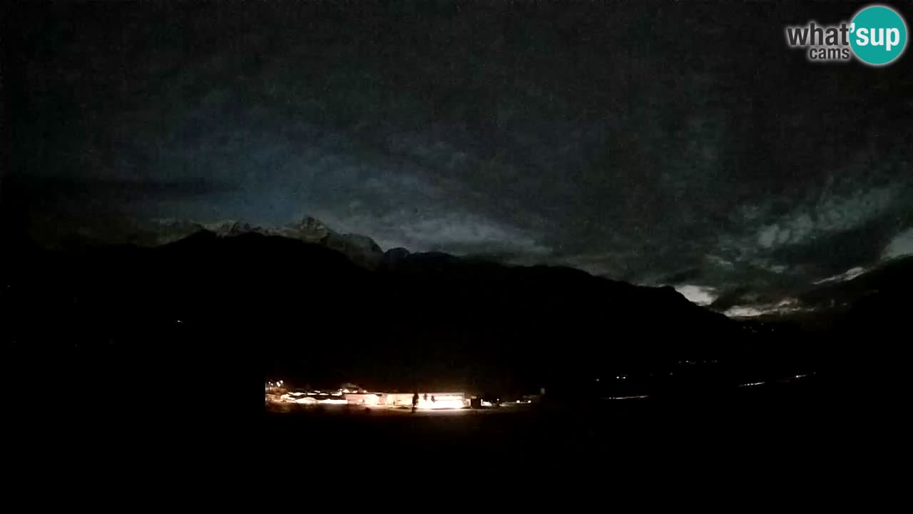 Webcam Kobarid – landing site for sailing paragliders in Kobarid with Ozben takeoff